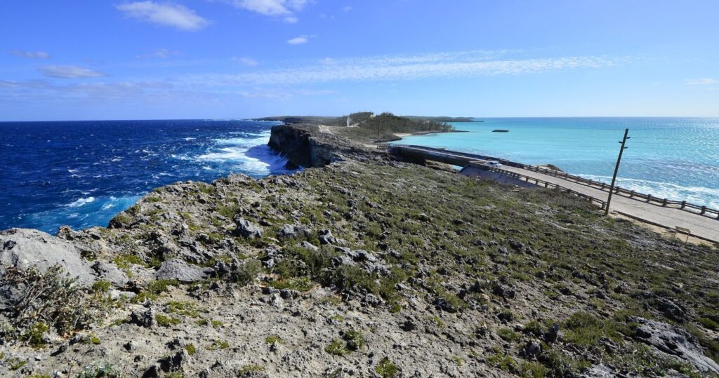 glass bridge in the bahamas where two bodies of water meet