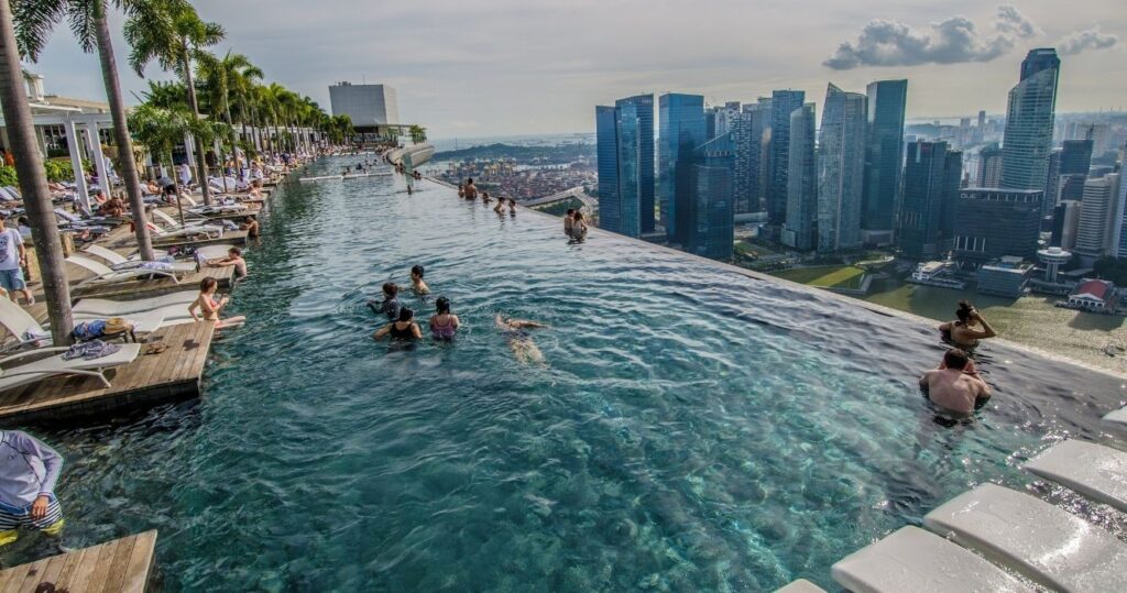 the infinity pool at marina bay sands