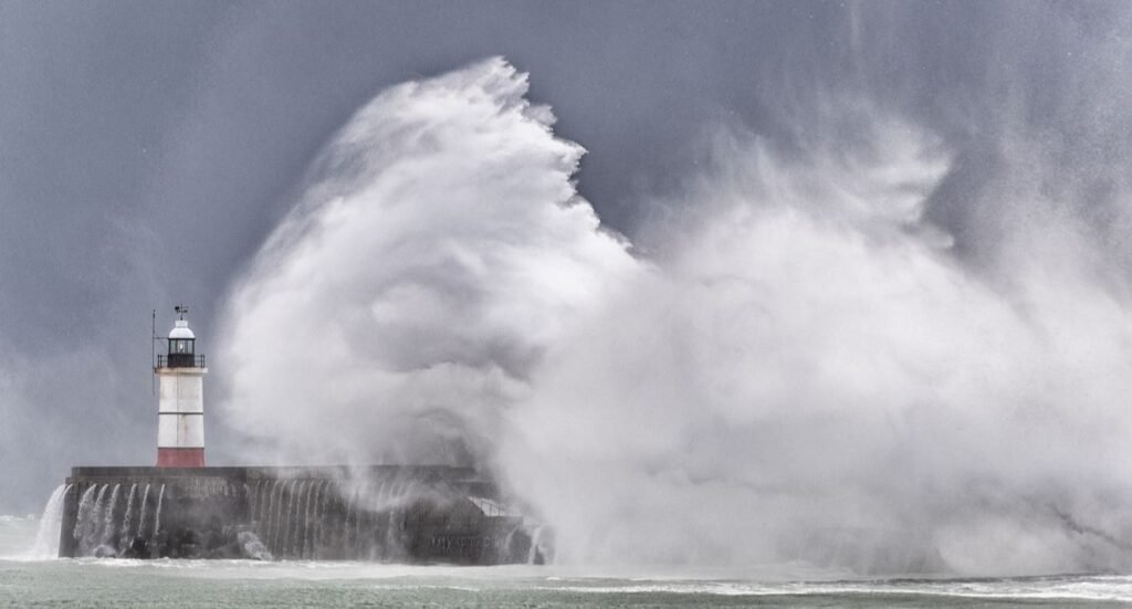 Extreme Lighthouse